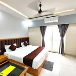 Hotel Shree Gajanana Puri - A Luxury Collection Of Hotel - Spacious And Decorated Room With Lift And Parking Facilities - Best Hotel In Puri