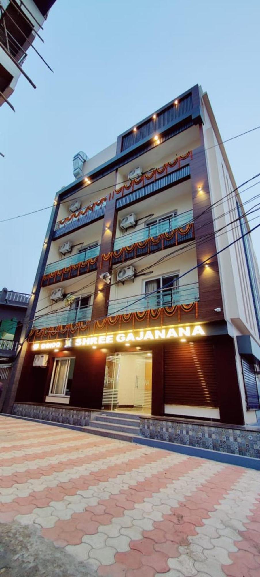Shree Gajanana - A Luxury Collection Of - Spacious And Decorated With Lift And Parking Facilities - Best In