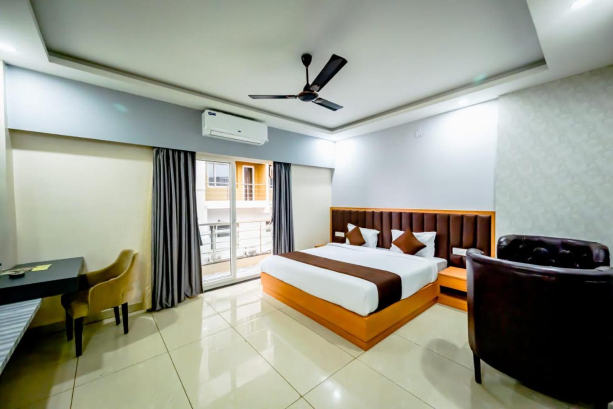 Shree Gajanana - A Luxury Collection Of - Spacious And Decorated With Lift And Parking Facilities - Best In 4* Puri