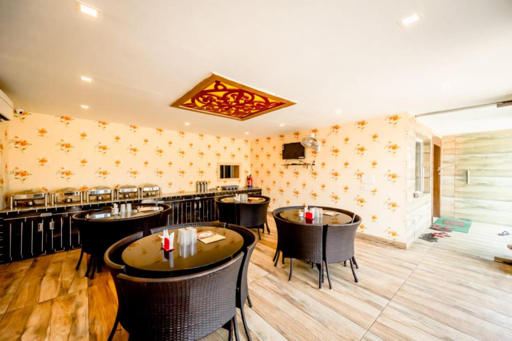 Shree Gajanana - A Luxury Collection Of - Spacious And Decorated With Lift And Parking Facilities - Best In