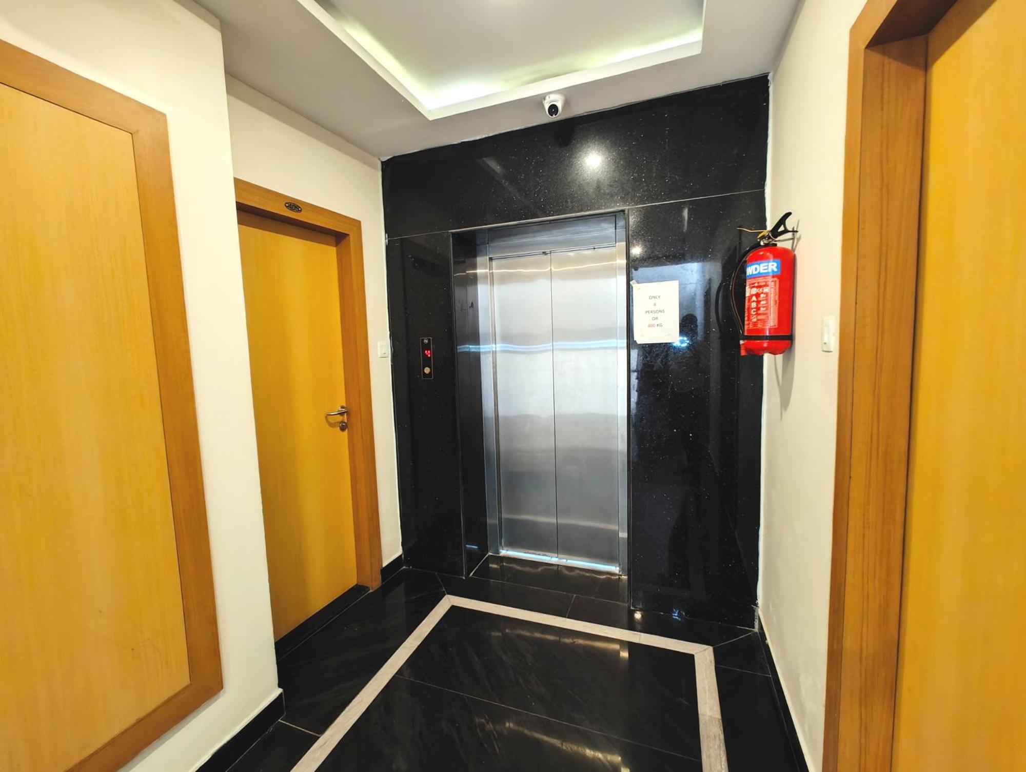 Shree Gajanana - A Luxury Collection Of - Spacious And Decorated With Lift And Parking Facilities - Best In Hotel