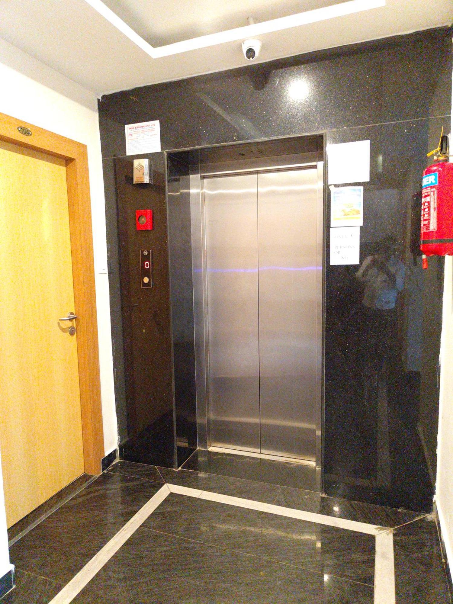 Shree Gajanana - A Luxury Collection Of - Spacious And Decorated With Lift And Parking Facilities - Best In Hotel 4*